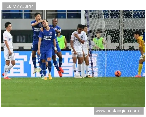 天津泰达足球队奋勇争先力争中超赛季佳绩展现球队新风貌